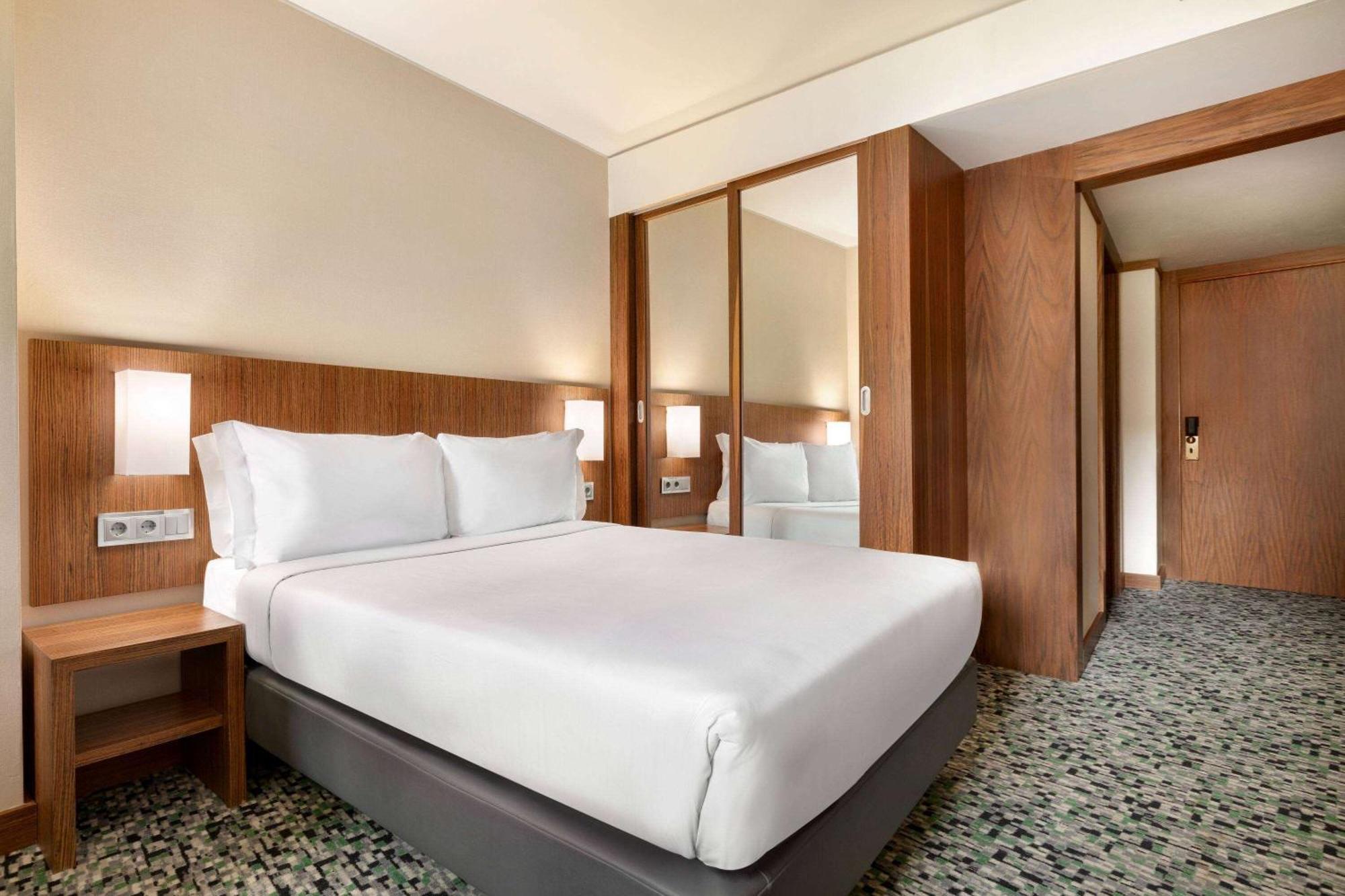 Quarto com 1 Cama Queen-size e Vistada da Cidade - Acessível para Hóspedes com Mobilidade Reduzida - Não Fumantes