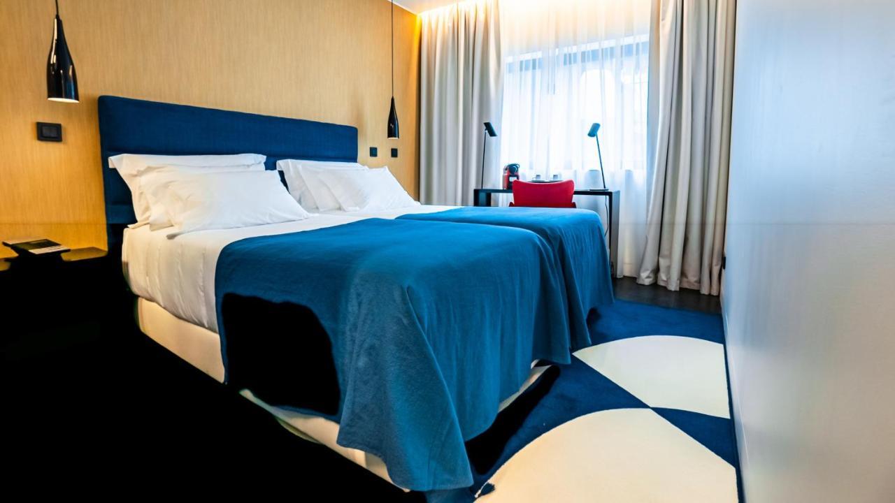 Quarto com 2 Camas de Solteiro