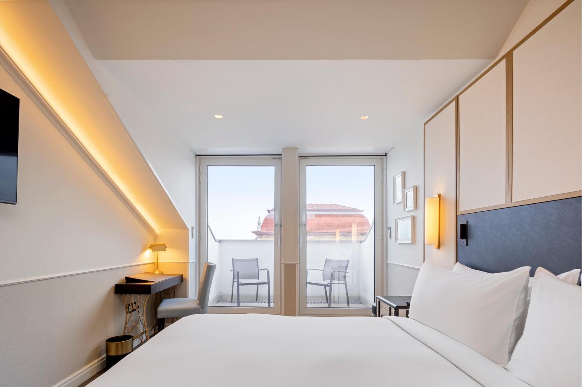 Deluxe Kamer met Kingsize Bed en Balkon en Uitzicht
