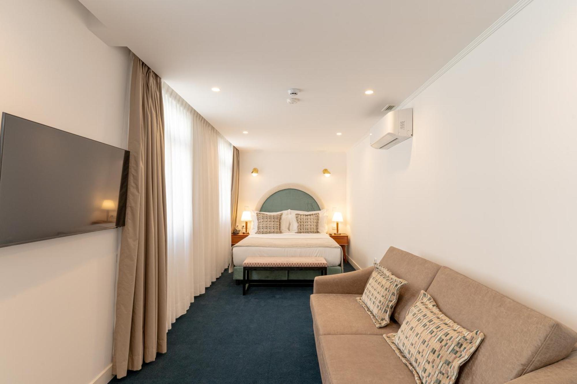 Deluxe Room,1579060553:JPEG