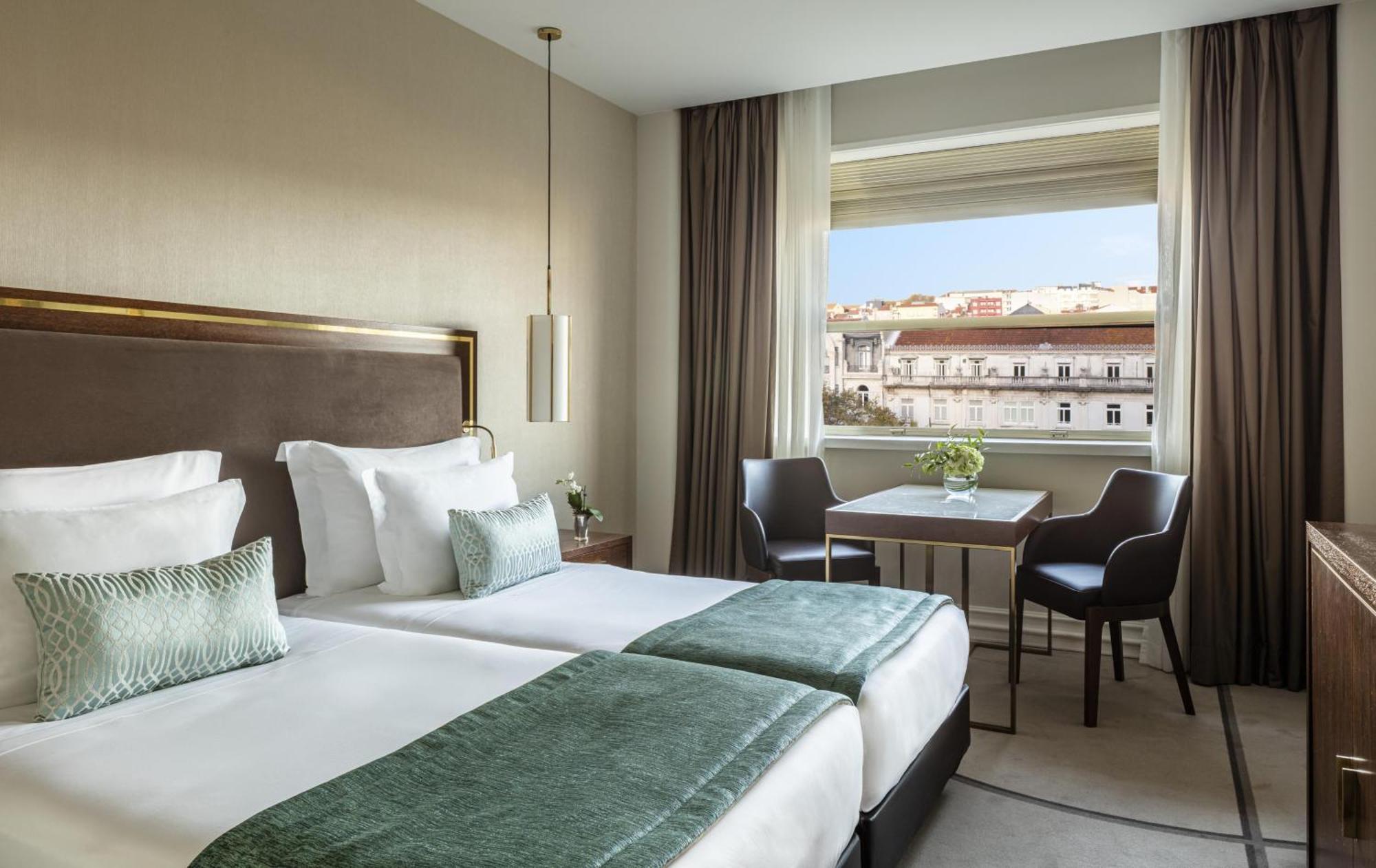 Deluxe Room City View Extra Bed