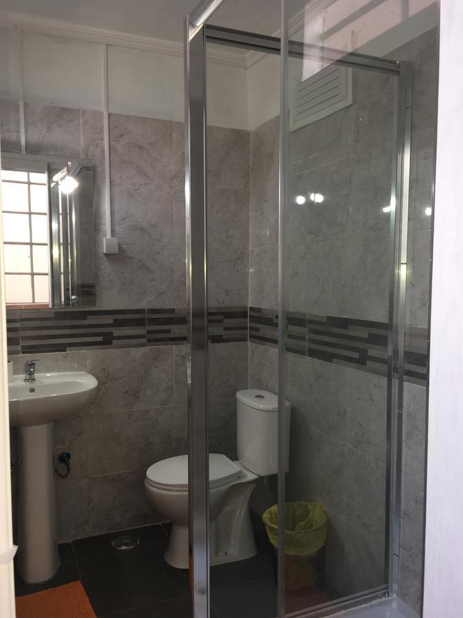 Quarto Familiar com Casa de Banho