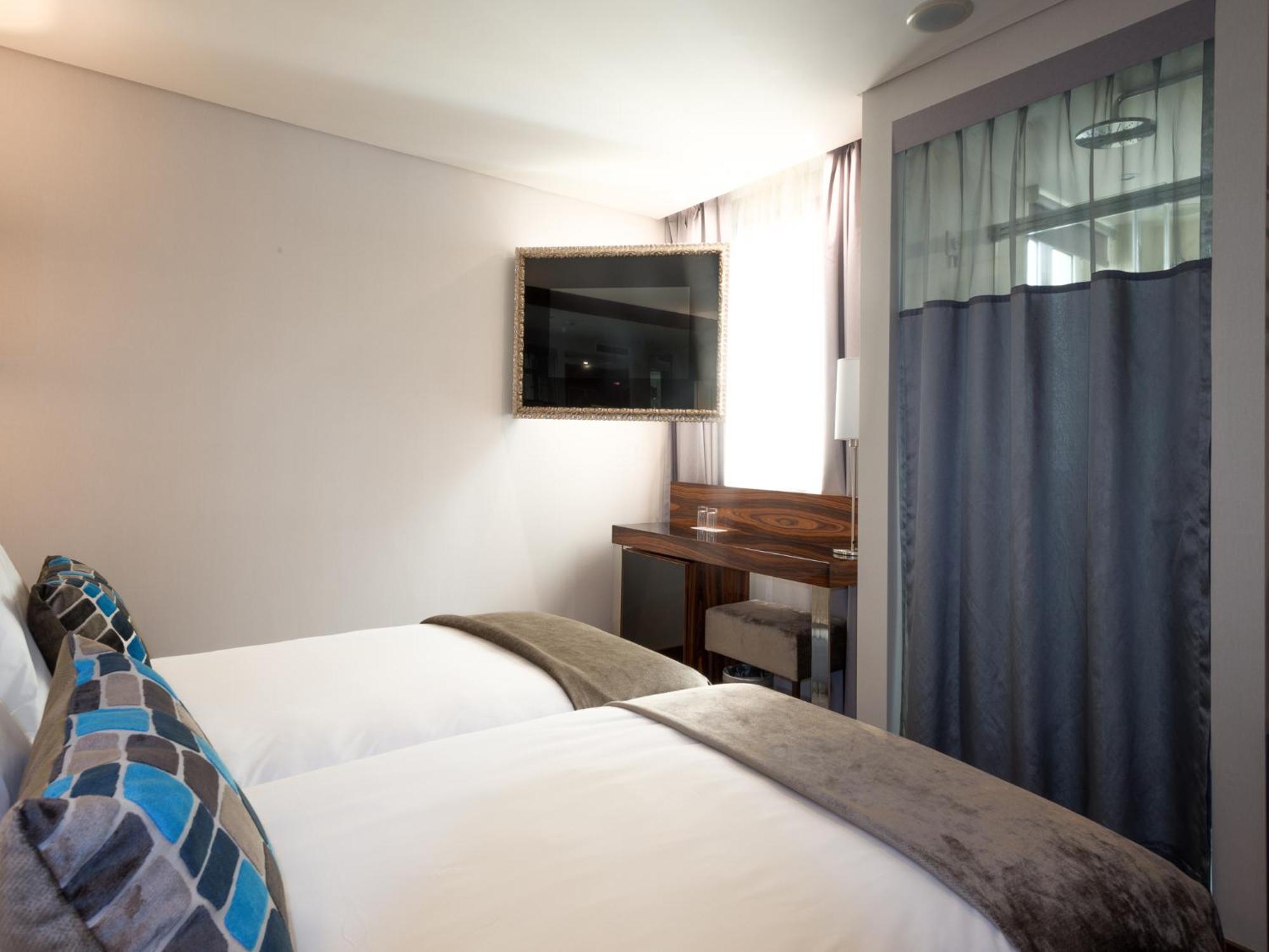 Quarto Superior com 2 Camas de Solteiro