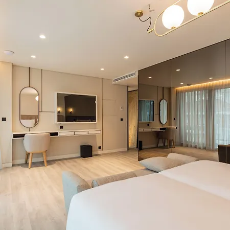 Luster Hotel-2
